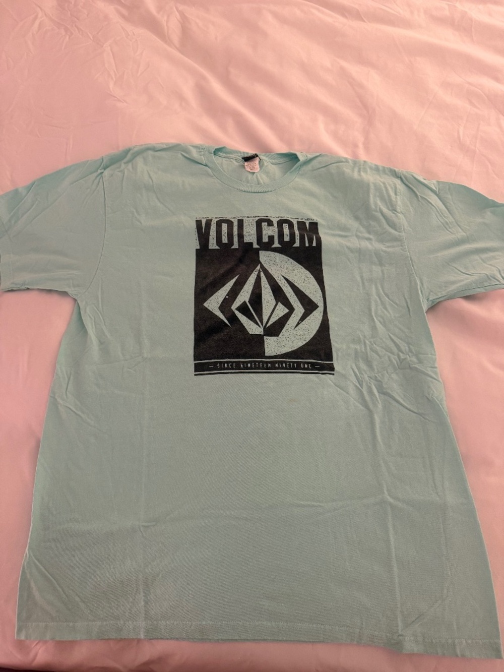 Volcom surf skate Tshirt size XL